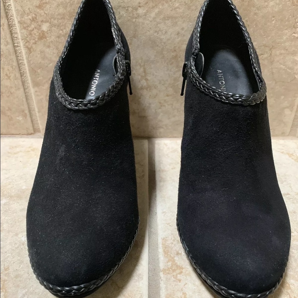 Antonio Melani ankle booties